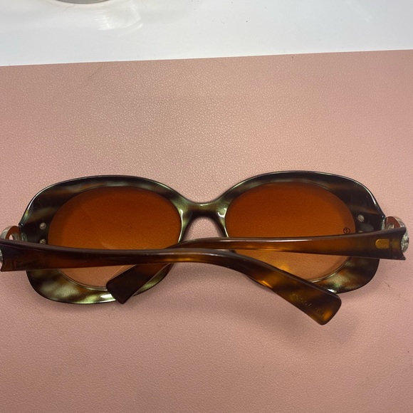Giorgio Armani tortoise shell sunglasses with case. In great condition. - Picture 2 of 7